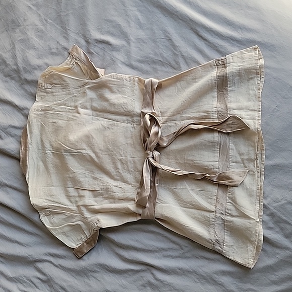 Bebe nude colored blouse - Picture 3 of 8